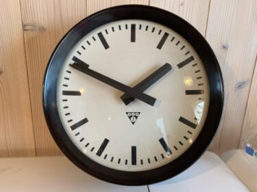 PRAGOTRON(パラゴトロン)の掛け時計[厚フレーム]